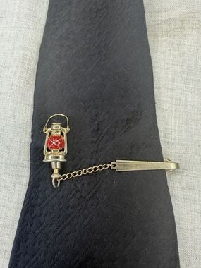 VINTAGE HICKOK TIE BAR CLIP Camping LANTERN With Chain Gold Tone Red Enamel